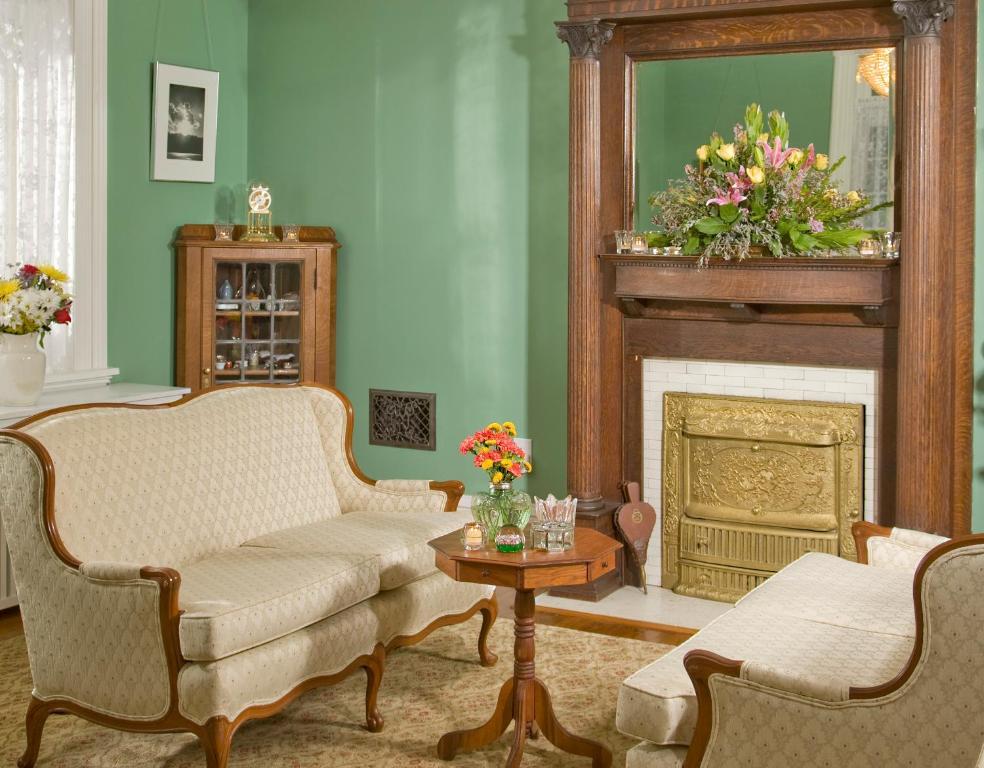 The Carriage House Inn B&B Lynchburg Eksteriør billede